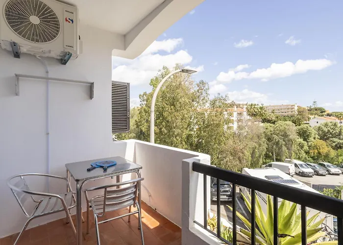 Апартаменты Bright 2br With Private Balcony - Beach, By Hopstays Албуфейра