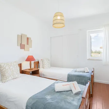 Bright 2br With Private Balcony - Beach, By Hopstays Daire *