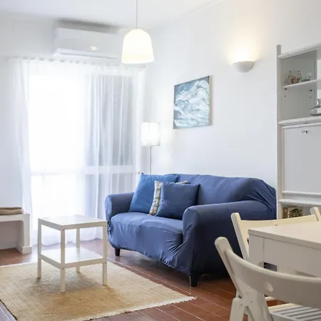 Apartamento Bright 2br With Private Balcony - Beach, By Hopstays
