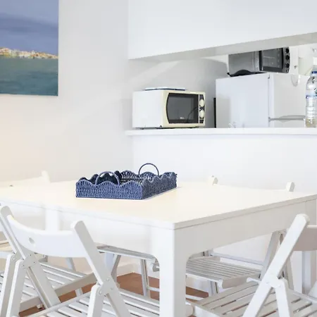 Apartamento Bright 2br With Private Balcony - Beach, By Hopstays Albufeira