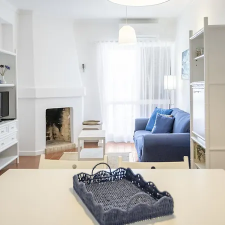 Bright 2br With Private Balcony - Beach, By Hopstays شقة